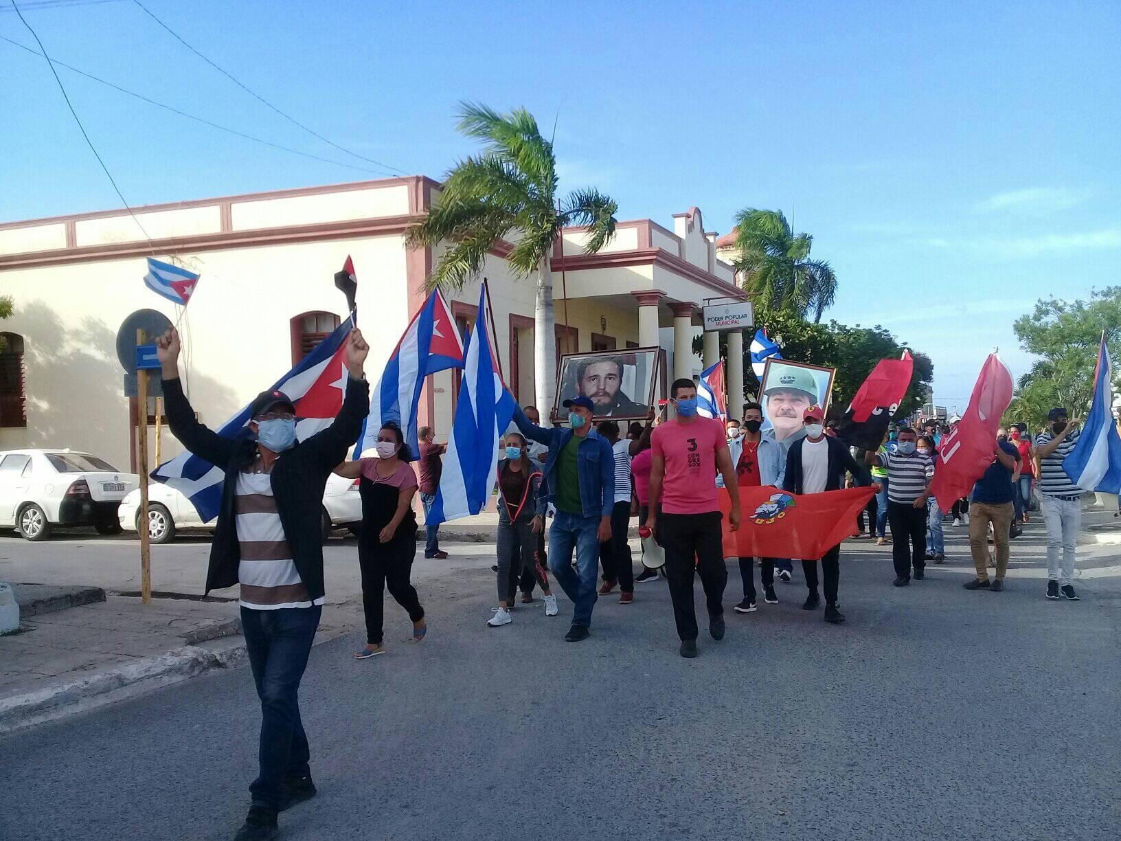 Sostenitori del governo cubano