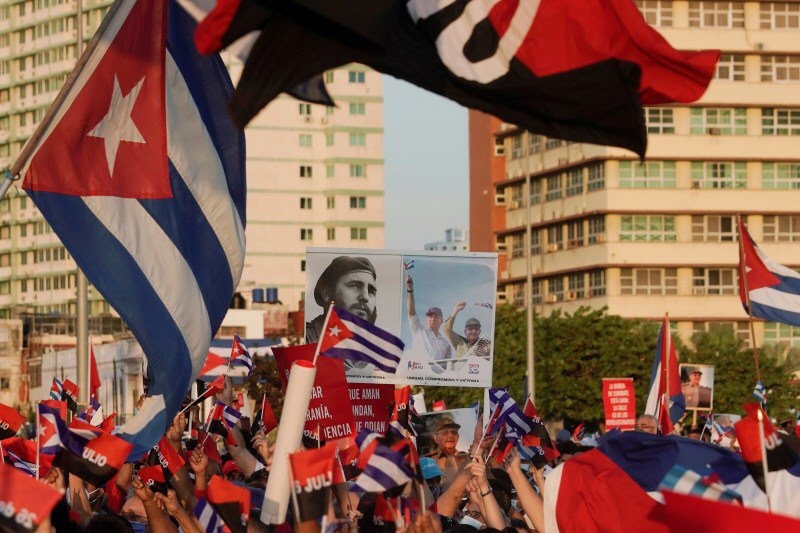 Manifestazione a sostegno del governo cubano