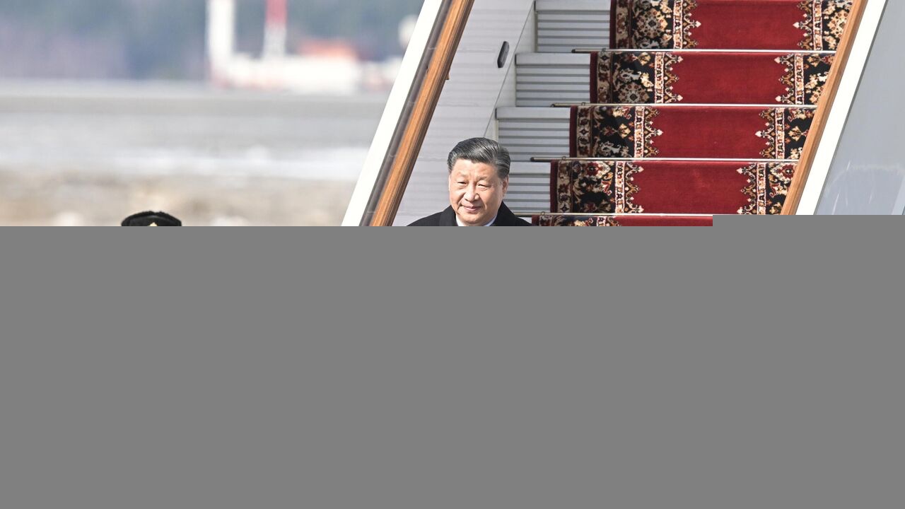 Xi Jinping arriva a Mosca