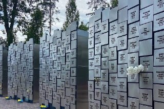Il memoriale a Bucha